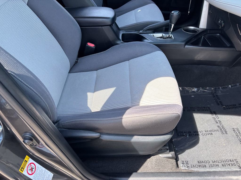 Used 2015 Toyota RAV4 XLE AWD/4WD image 32