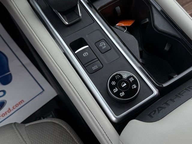 Used 2022 Nissan Pathfinder SV image 29