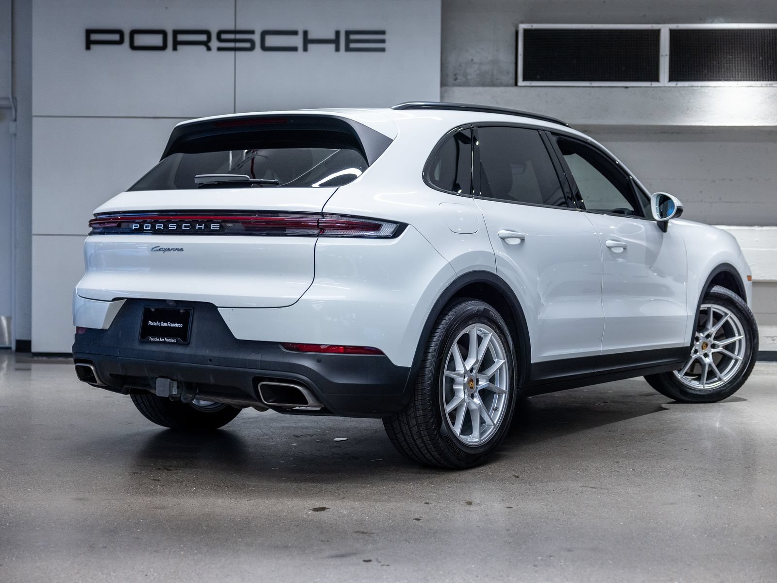 Certified 2024 Porsche Cayenne AWD/4WD image 8