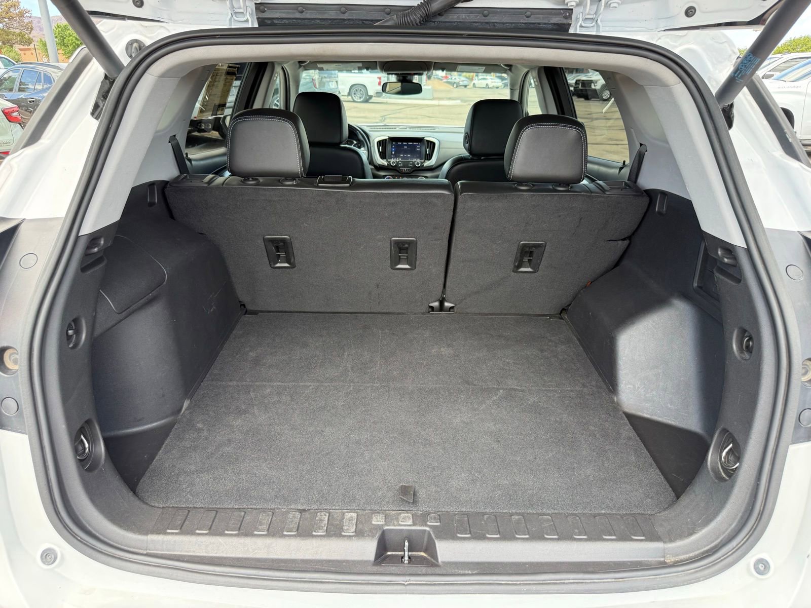 Used 2024 GMC Terrain SLT AWD/4WD image 39