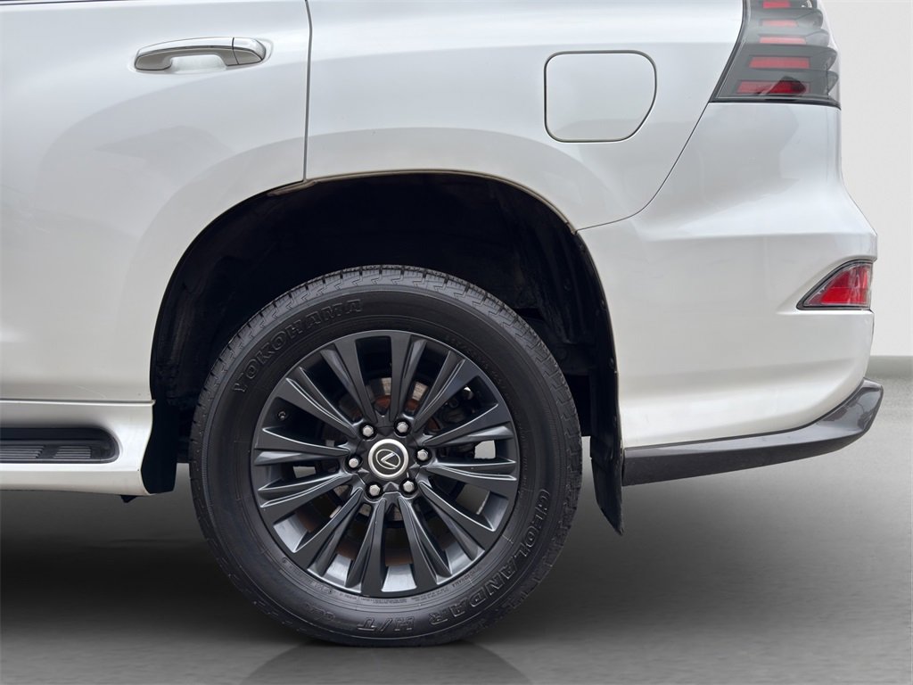 Used 2023 Lexus GX 460 Premium w/ Accessory Package image 12