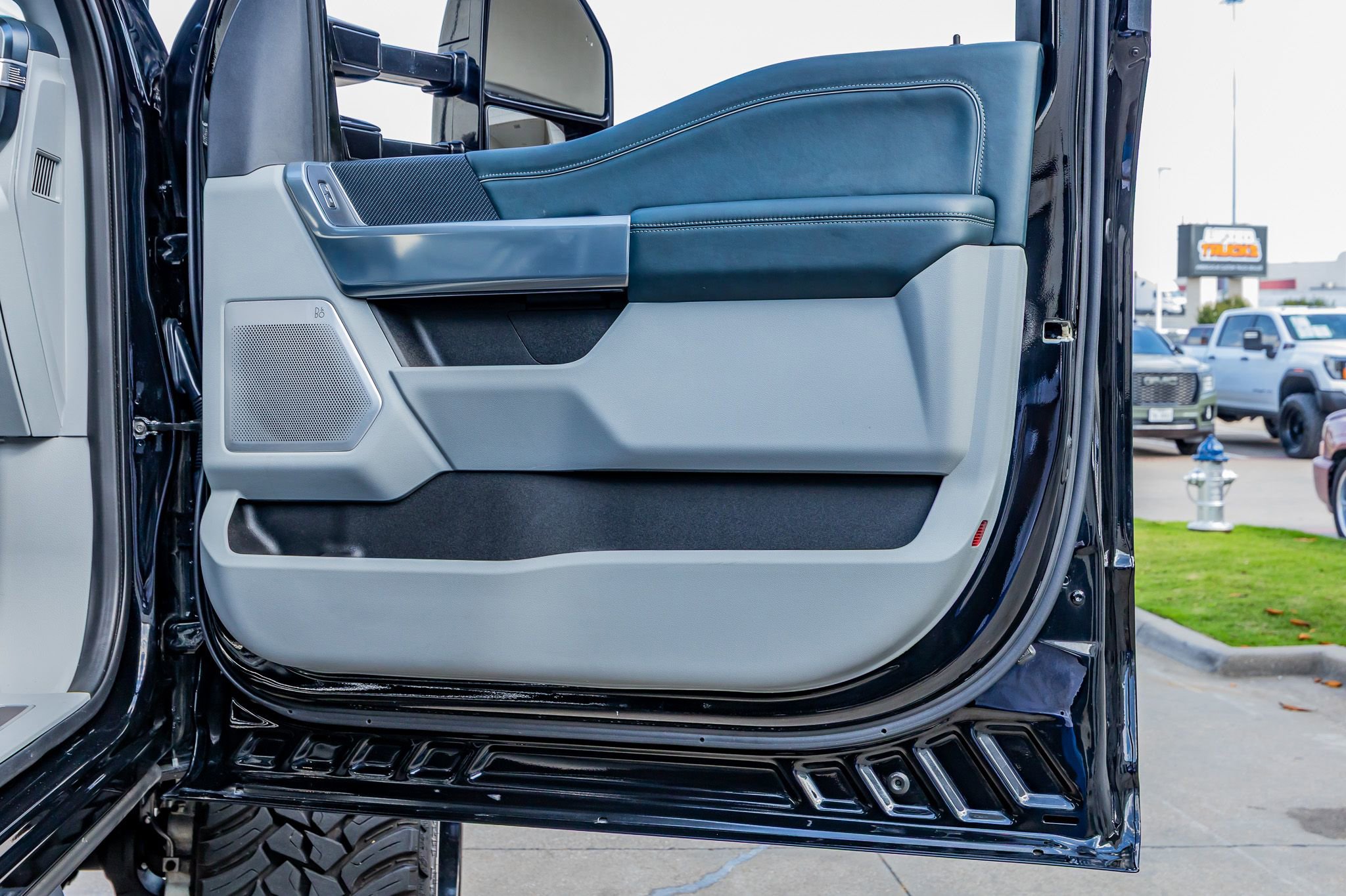 Used 2024 Ford F450 Limited AWD/4WD image 37