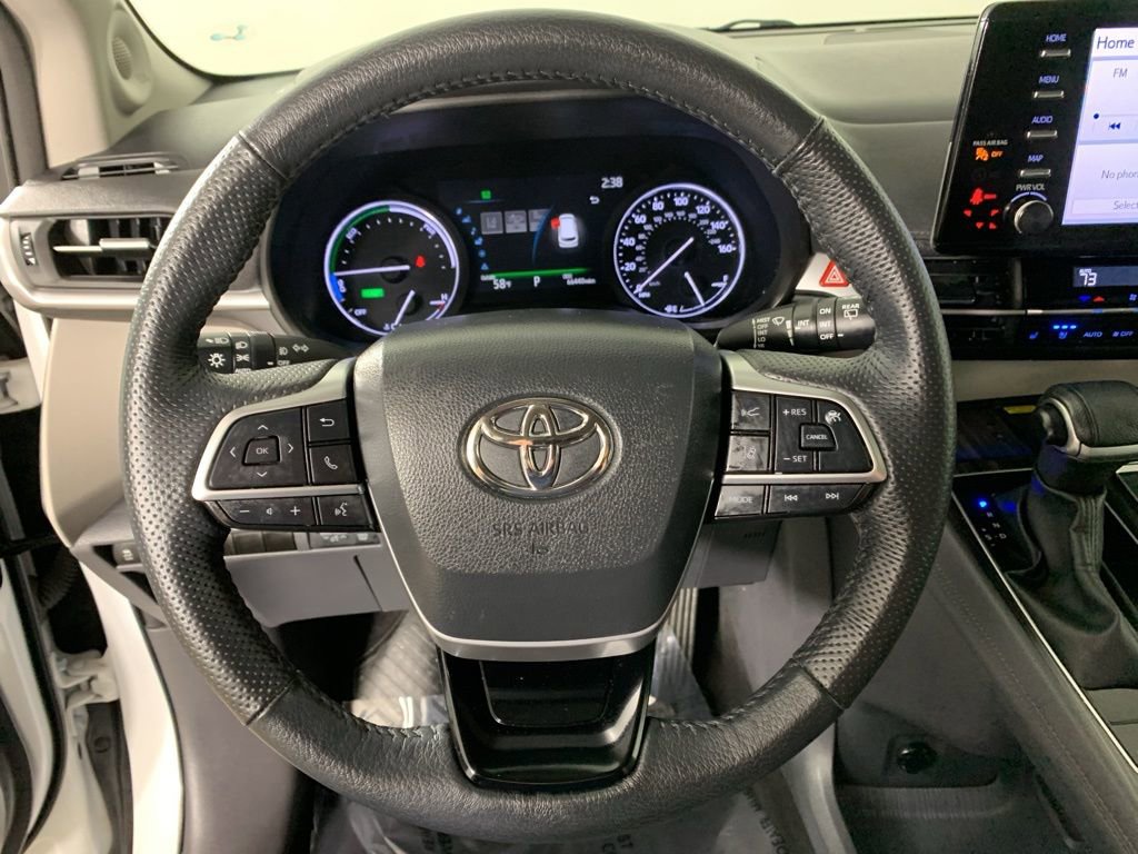 Used 2023 Toyota Sienna Limited FWD image 23