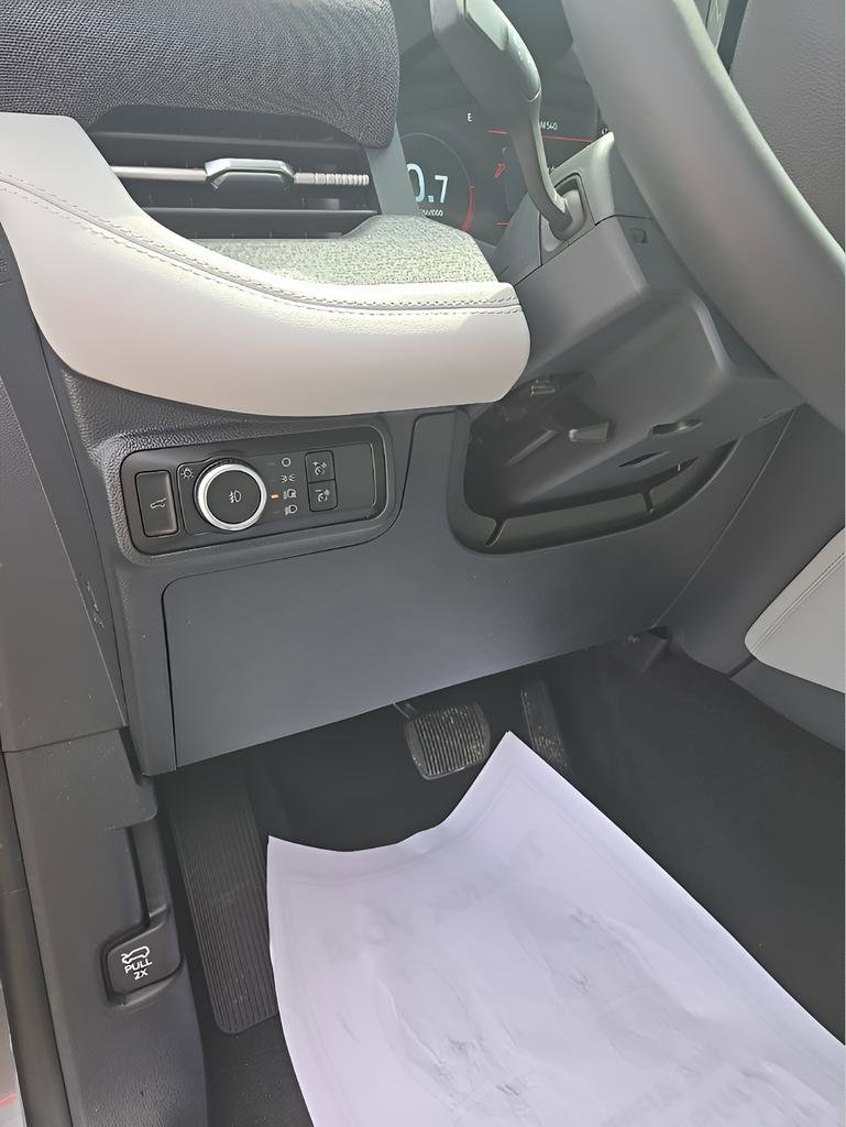 New 2026 Ford Explorer Platinum w/ LUX Leather Package AWD/4WD image 11