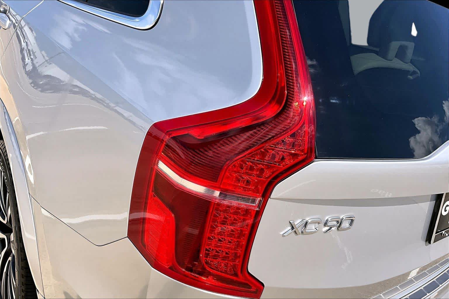 Used 2021 Volvo XC90 T5 Momentum w/ Protection Package Premier FWD image 29