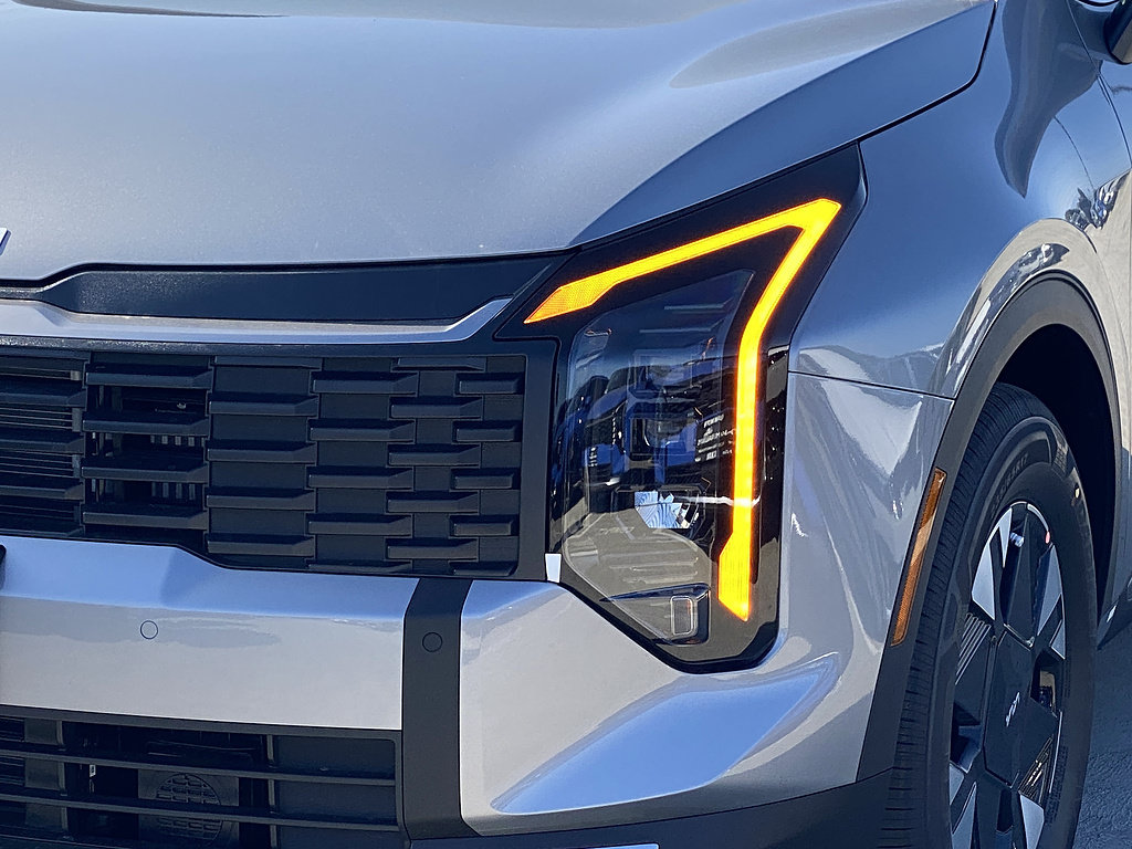 New 2026 Kia Sportage LX FWD image 8