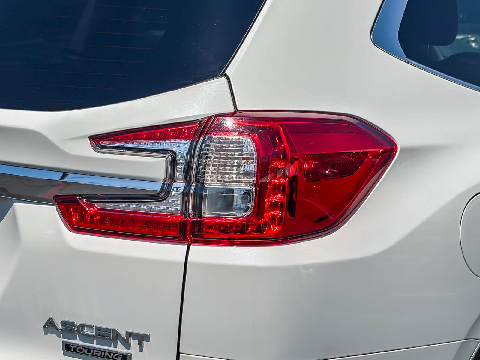 Used 2023 Subaru Ascent Touring AWD/4WD image 8