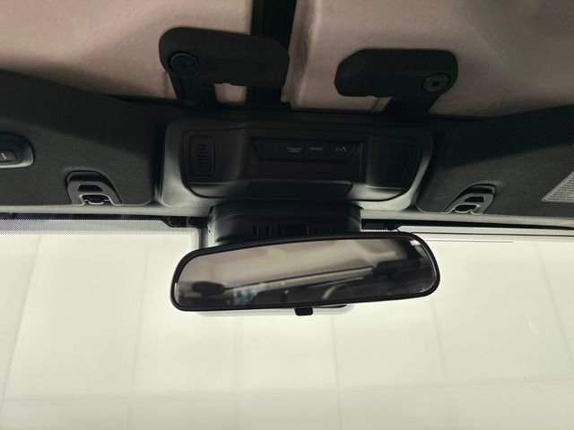 Used 2024 Jeep Wrangler Willys image 24