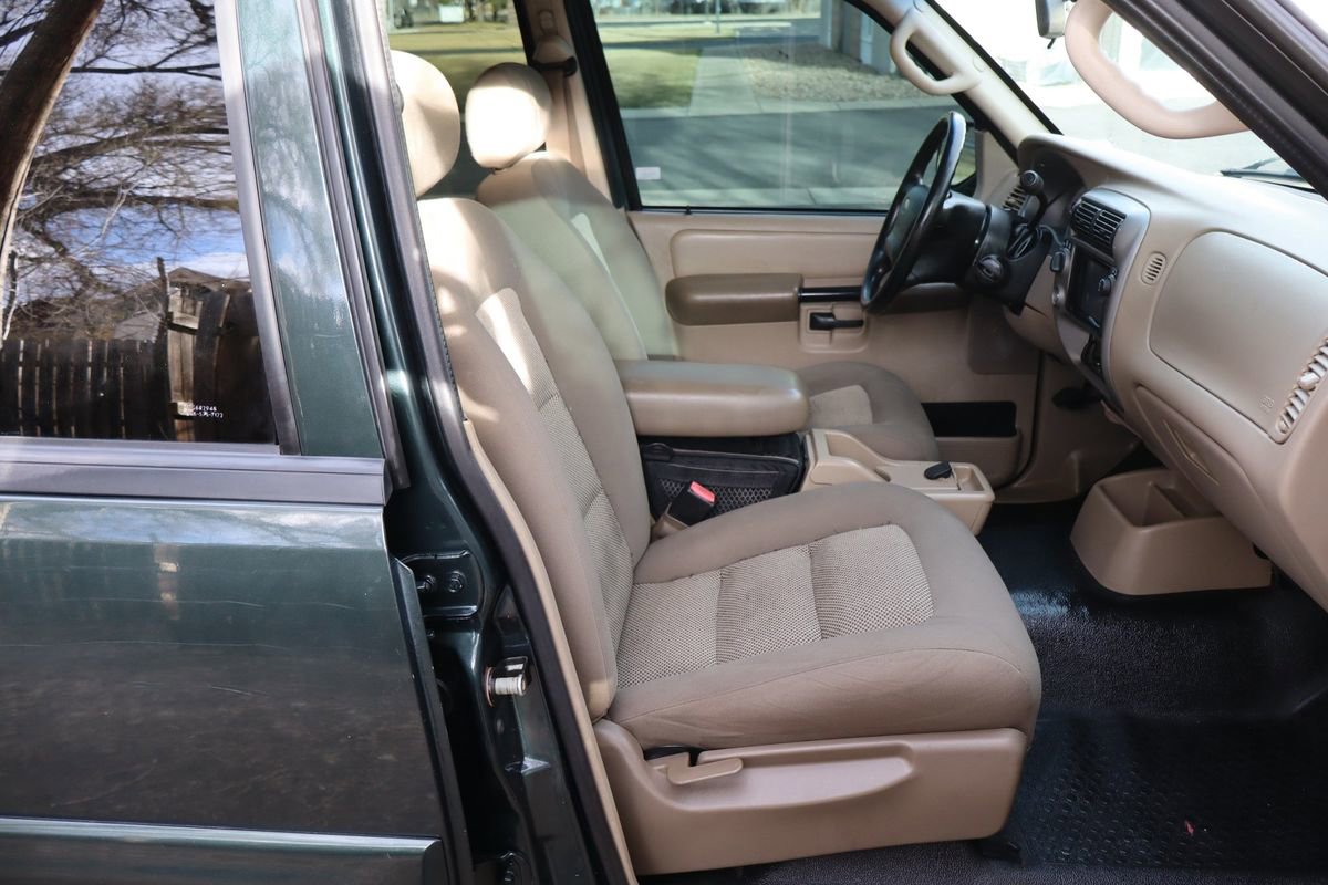 Used 2004 Ford Explorer Sport Trac XLS image 22