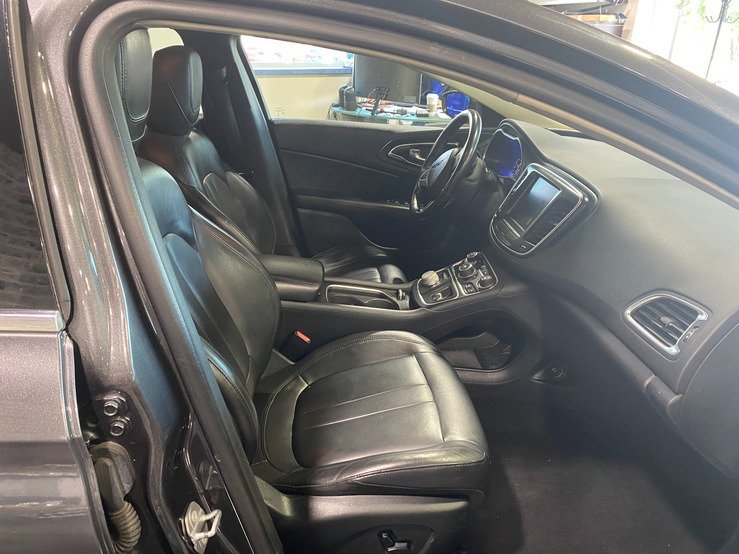 Used 2016 Chrysler 200 Limited FWD image 20