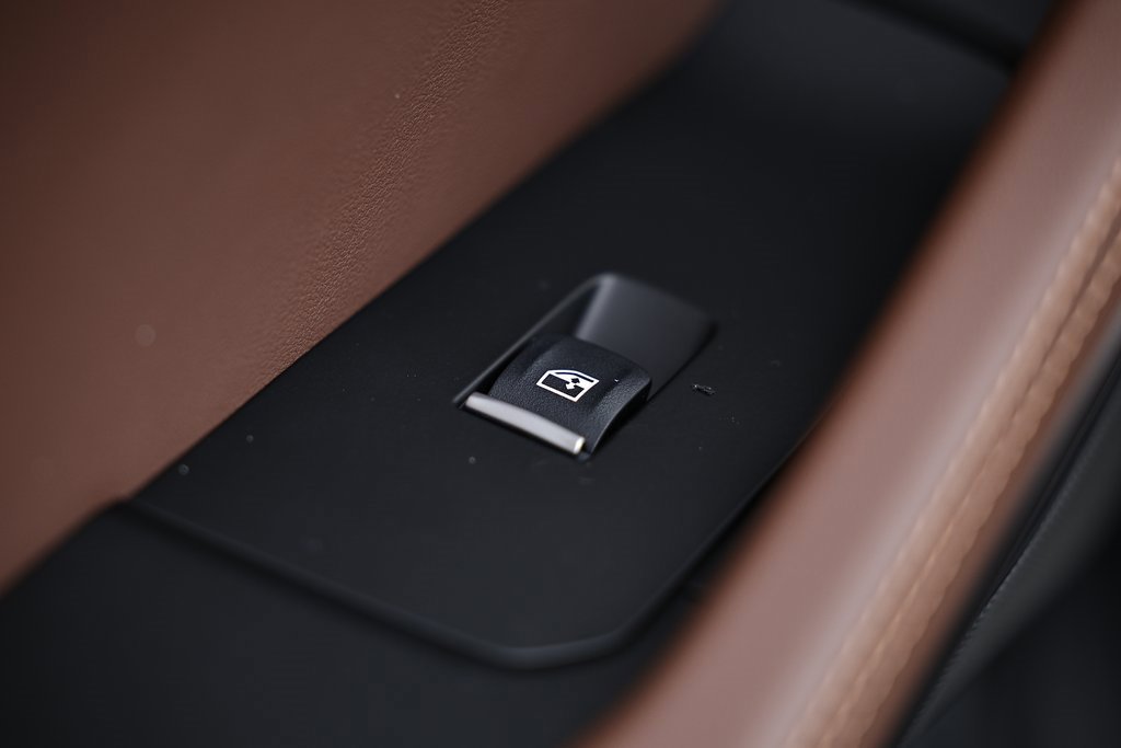 New 2026 BMW X6 xDrive40i w/ Premium Package image 25
