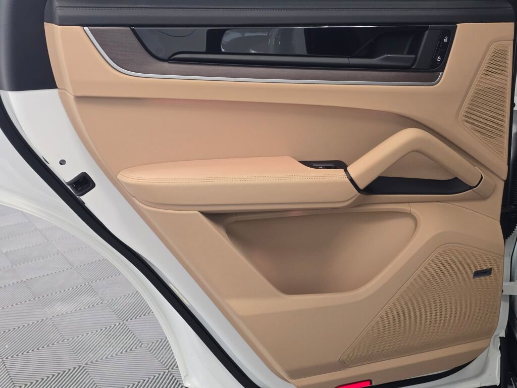 New 2025 Porsche Cayenne E-Hybrid Coupe image 23