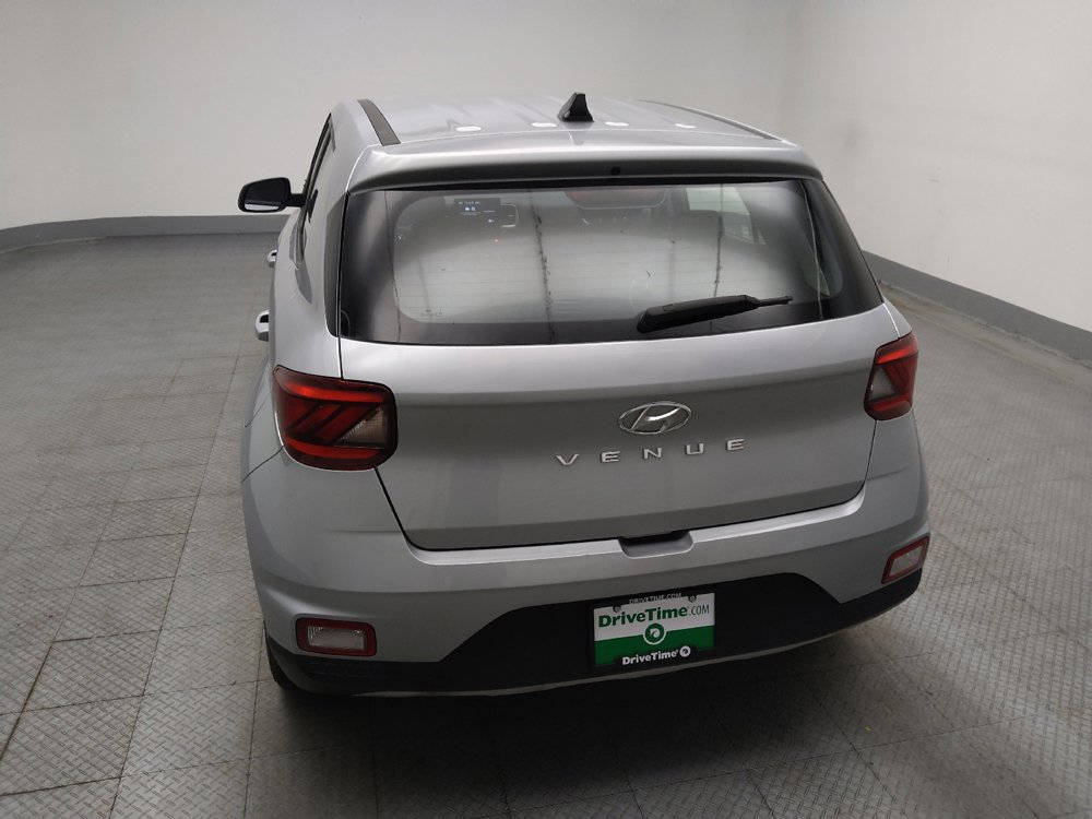 Used 2021 Hyundai Venue SE FWD image 6