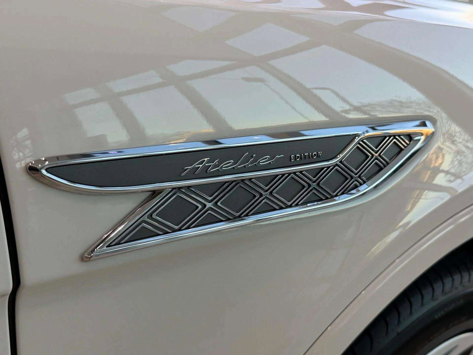 New 2025 Bentley Bentayga image 43