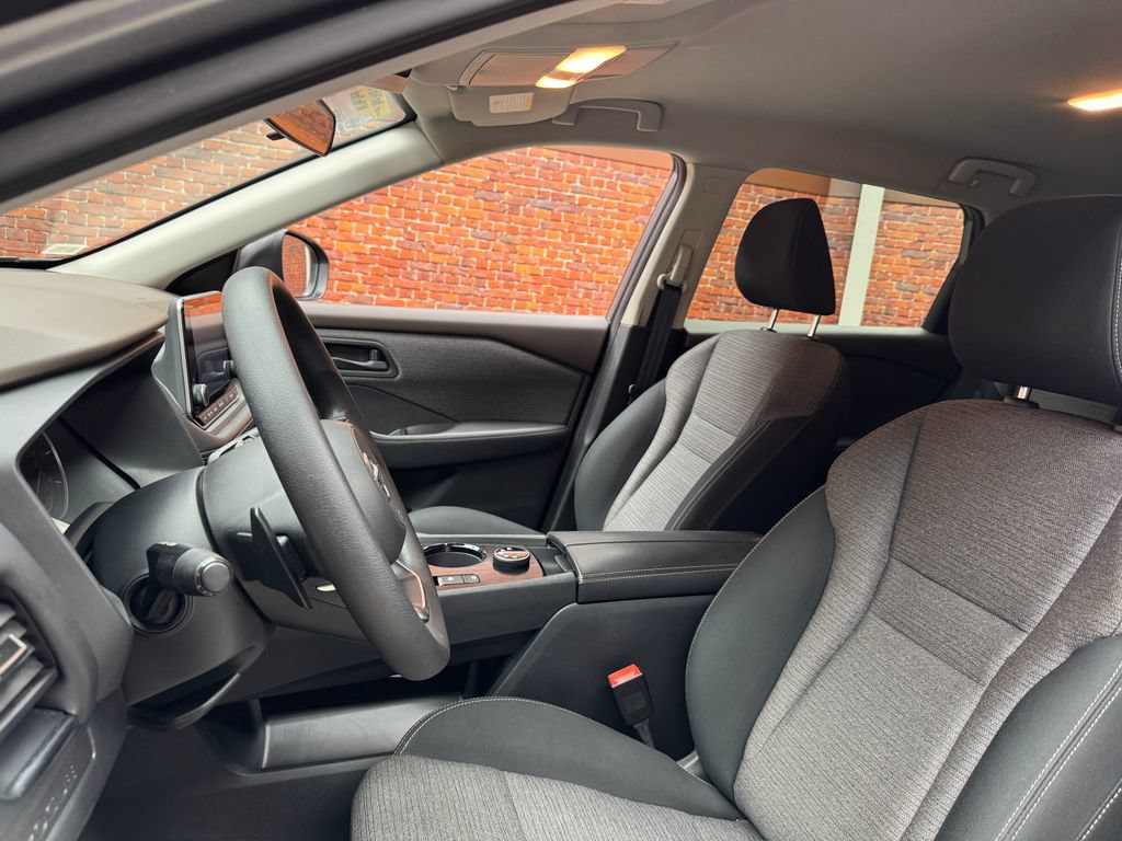 Used 2021 Nissan Rogue S AWD/4WD image 23