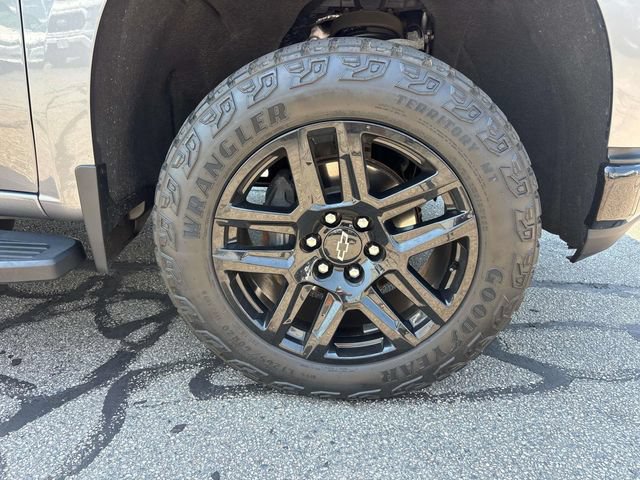 Used 2021 Chevrolet Silverado 1500 LT Trail Boss w/ Convenience Package II AWD/4WD image 38