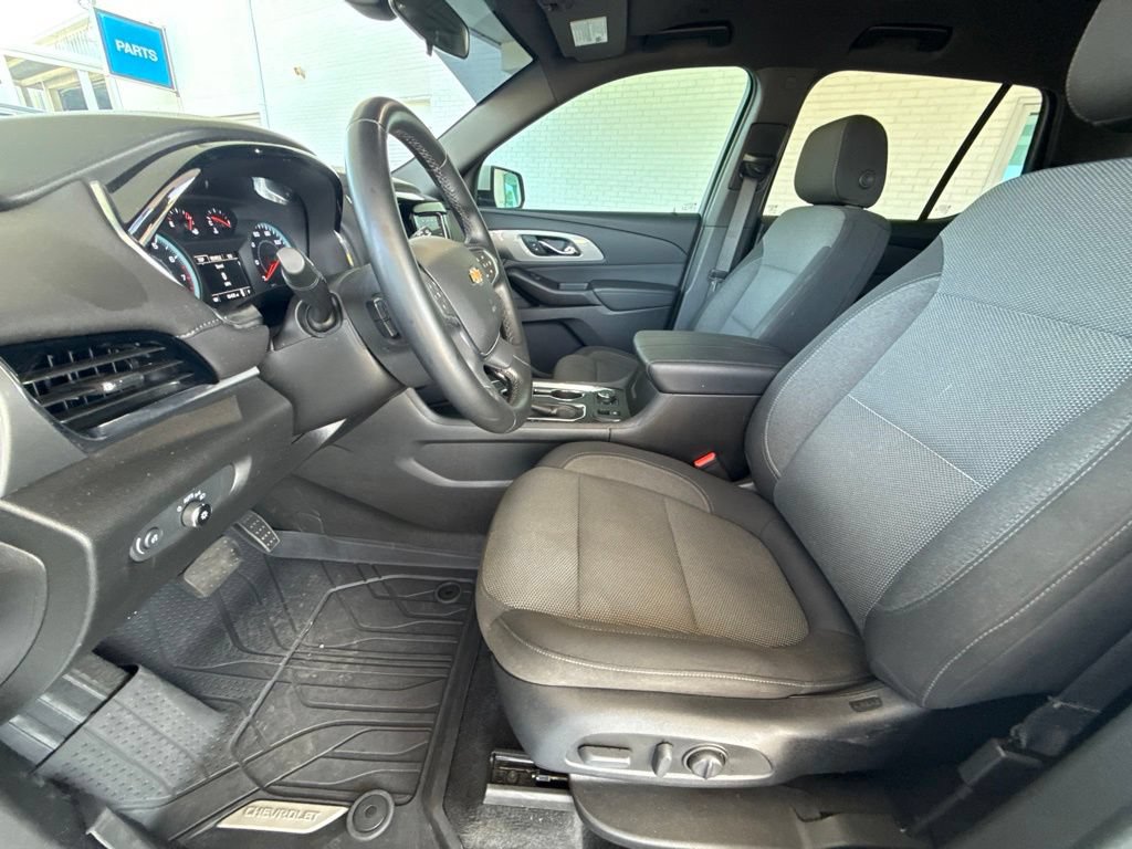 Used 2023 Chevrolet Traverse LT FWD image 32