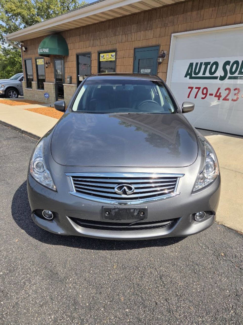 Used 2015 INFINITI Q40 AWD w/ Navigation Package image 3