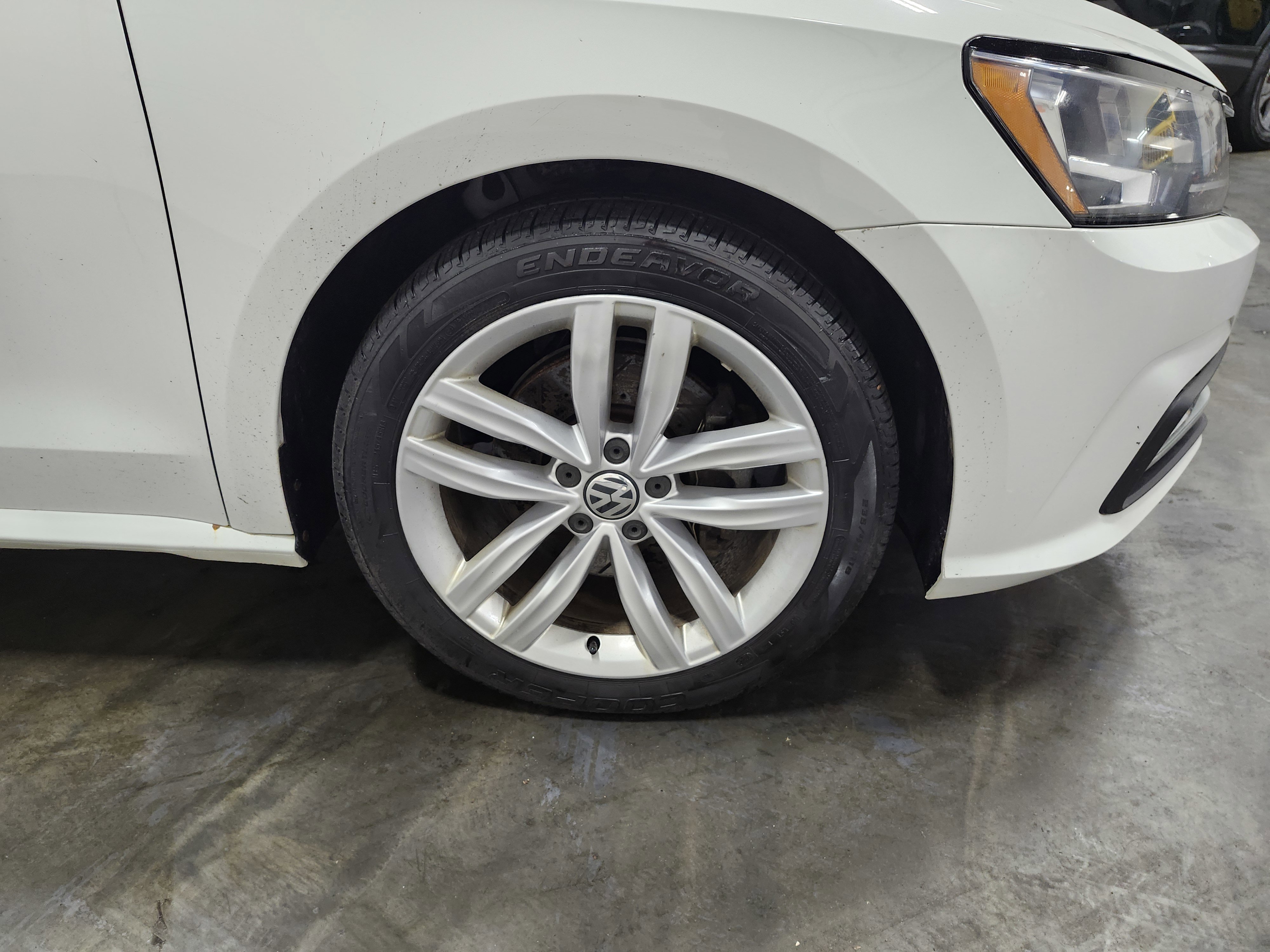 Used 2019 Volkswagen Passat 2.0T Wolfsburg w/ Wheels & Sunroof Package image 11