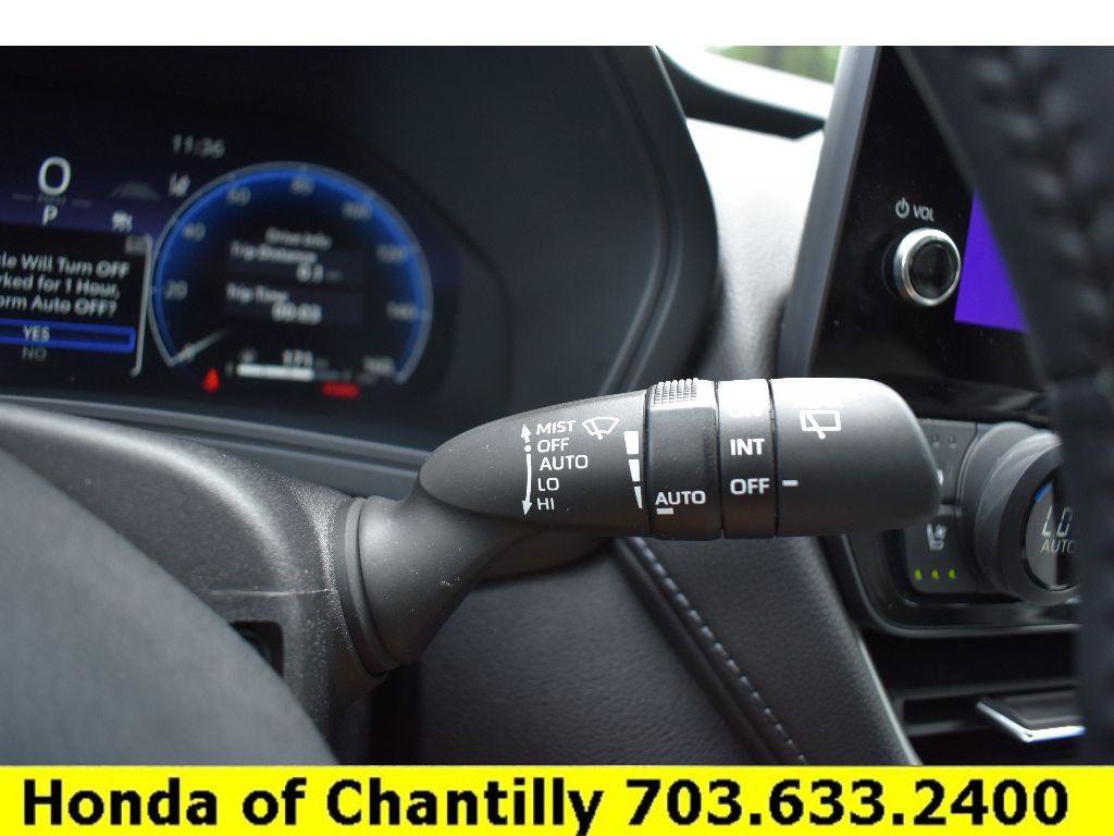 Used 2025 Toyota Grand Highlander AWD image 11