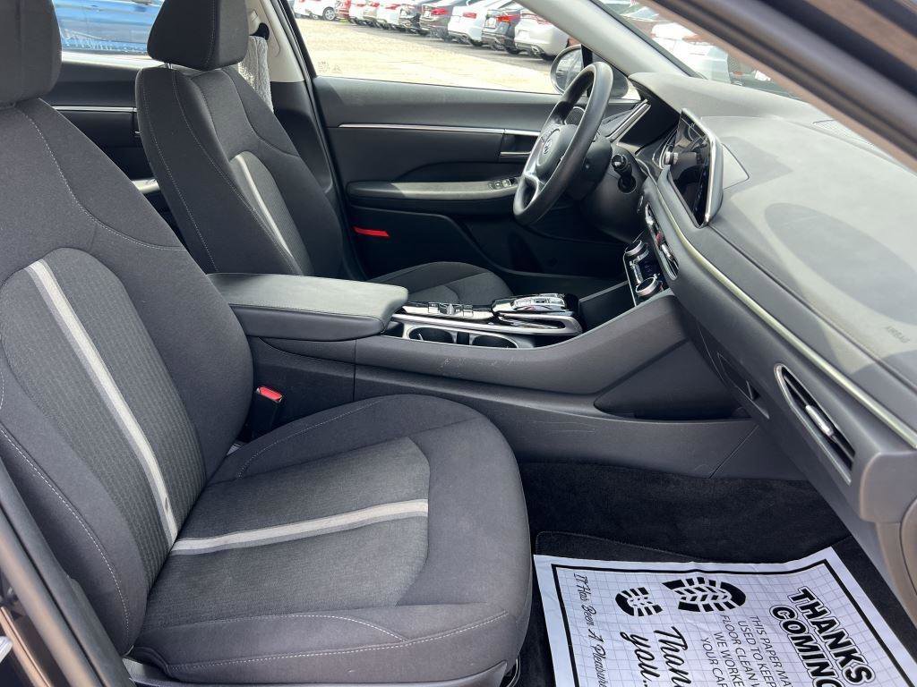 Used 2023 Hyundai Sonata SEL FWD image 9