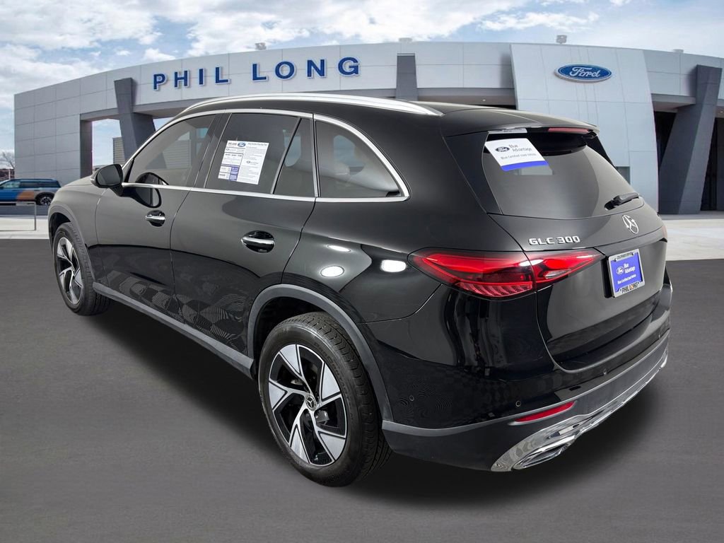 Used 2024 Mercedes-Benz GLC 300 4MATIC image 3