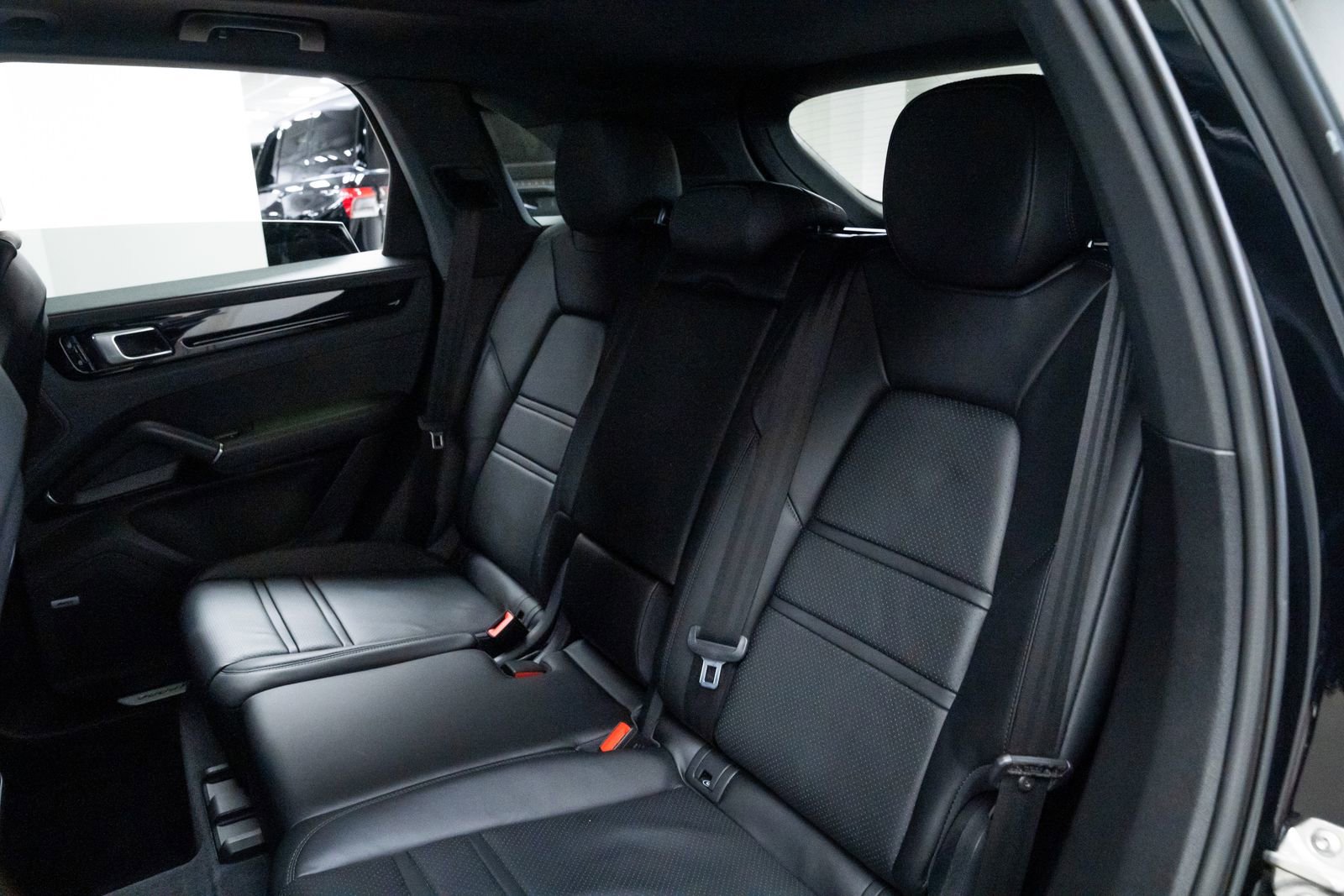 Used 2019 Porsche Cayenne image 19