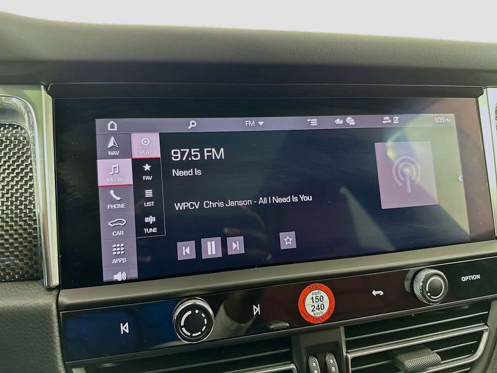 New 2025 Porsche Macan image 15