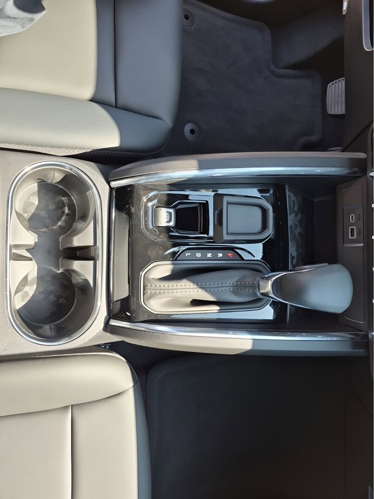 New 2026 GMC Canyon Elevation w/ Convenience Package image 39