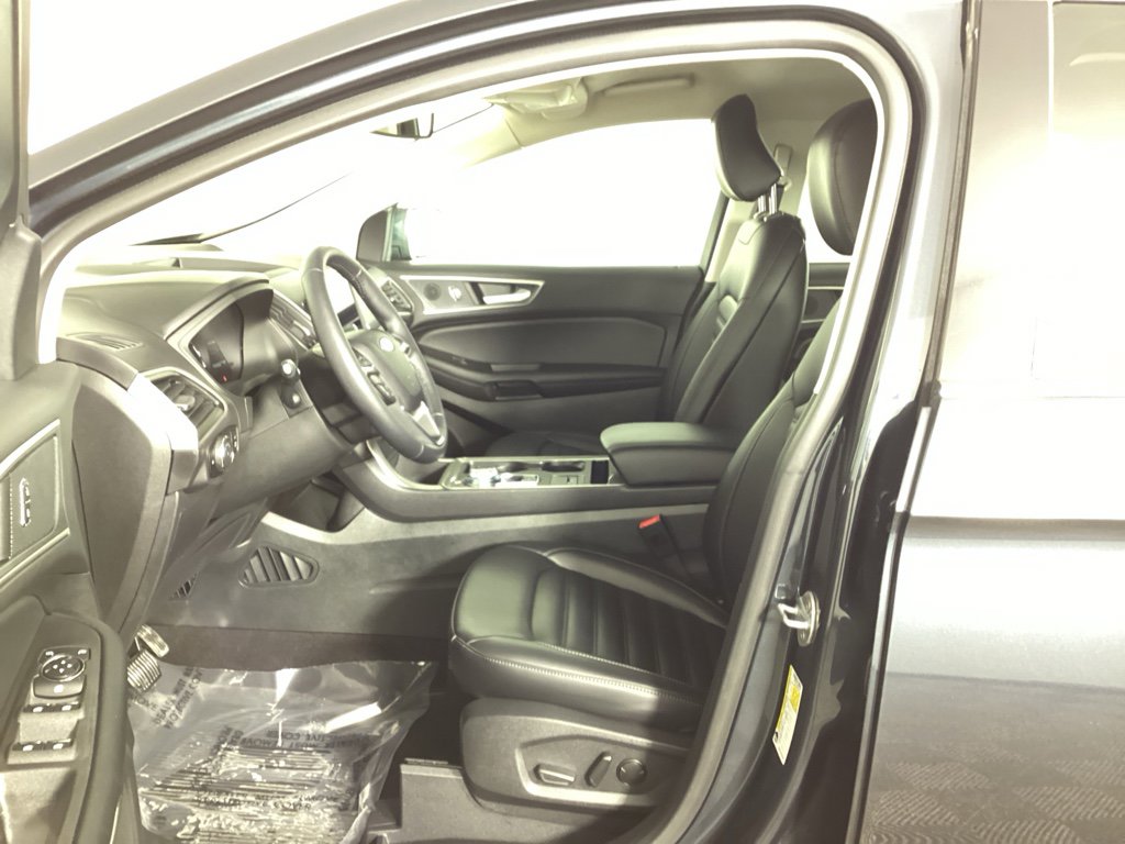 Used 2024 Ford Edge SEL w/ Convenience Package image 17
