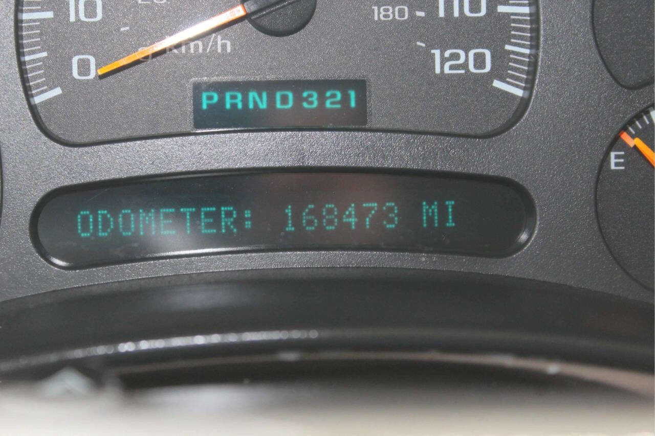 Used 2004 Chevrolet Tahoe LS w/ Preferred Equipment Group RWD image 10