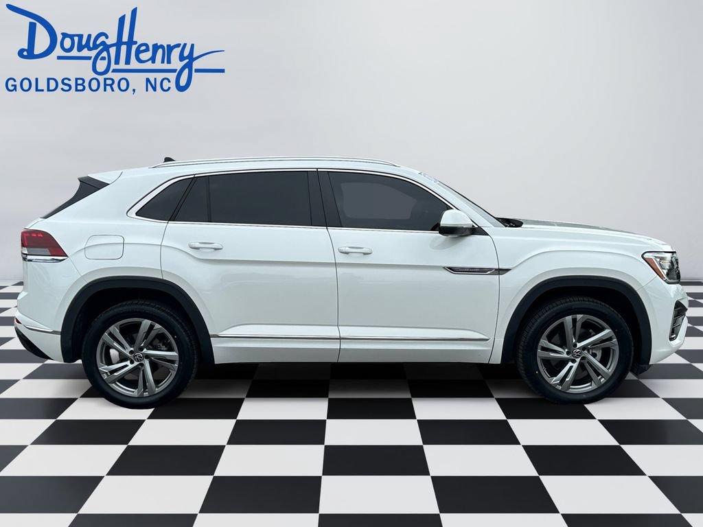 Used 2024 Volkswagen Atlas Cross Sport SEL R-Line AWD/4WD image 6