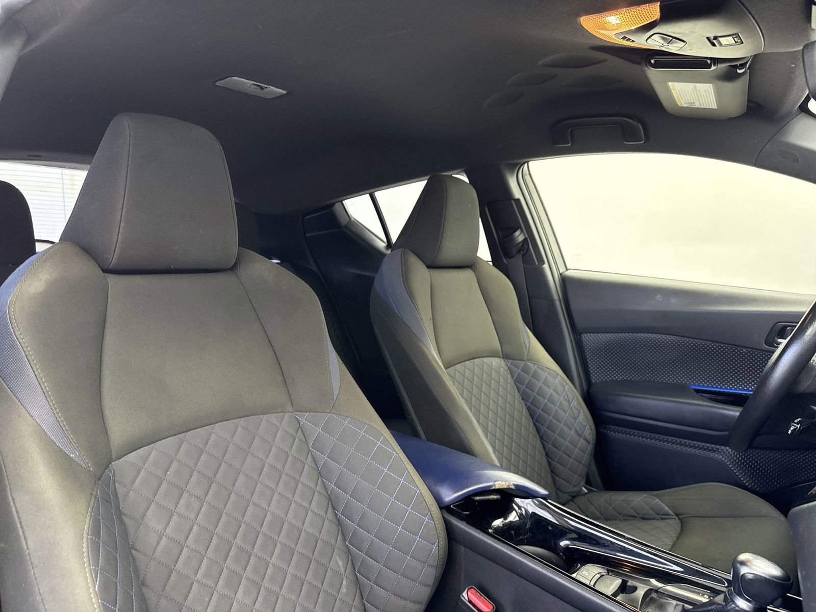 Used 2021 Toyota C-HR XLE image 31