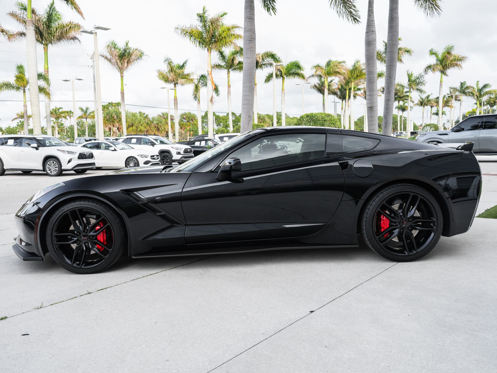 Used 2019 Chevrolet Corvette Stingray Coupe w/ Carbon Flash Badge Package RWD image 23