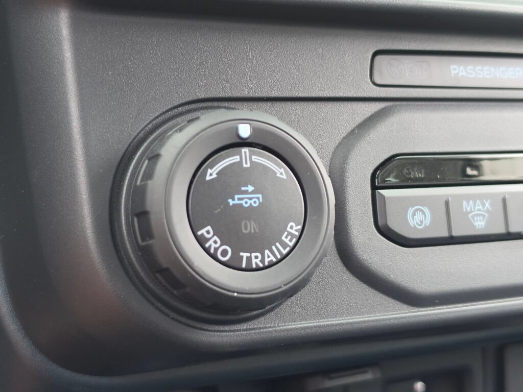 New 2026 Ford Maverick Lariat w/ Black Appearance Package AWD/4WD image 25