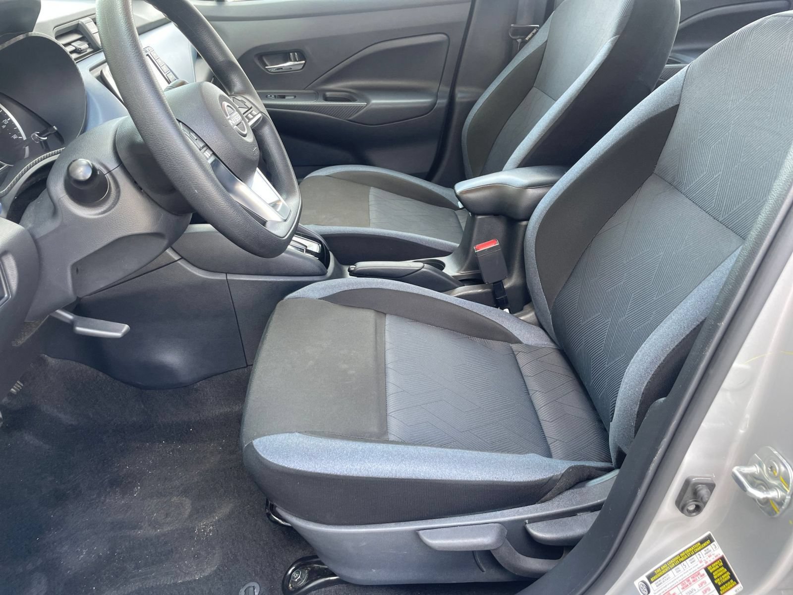 Used 2025 Nissan Versa SV FWD image 24