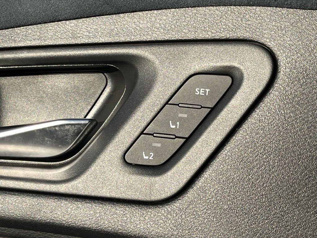 Certified 2024 Nissan Ariya AWD image 15