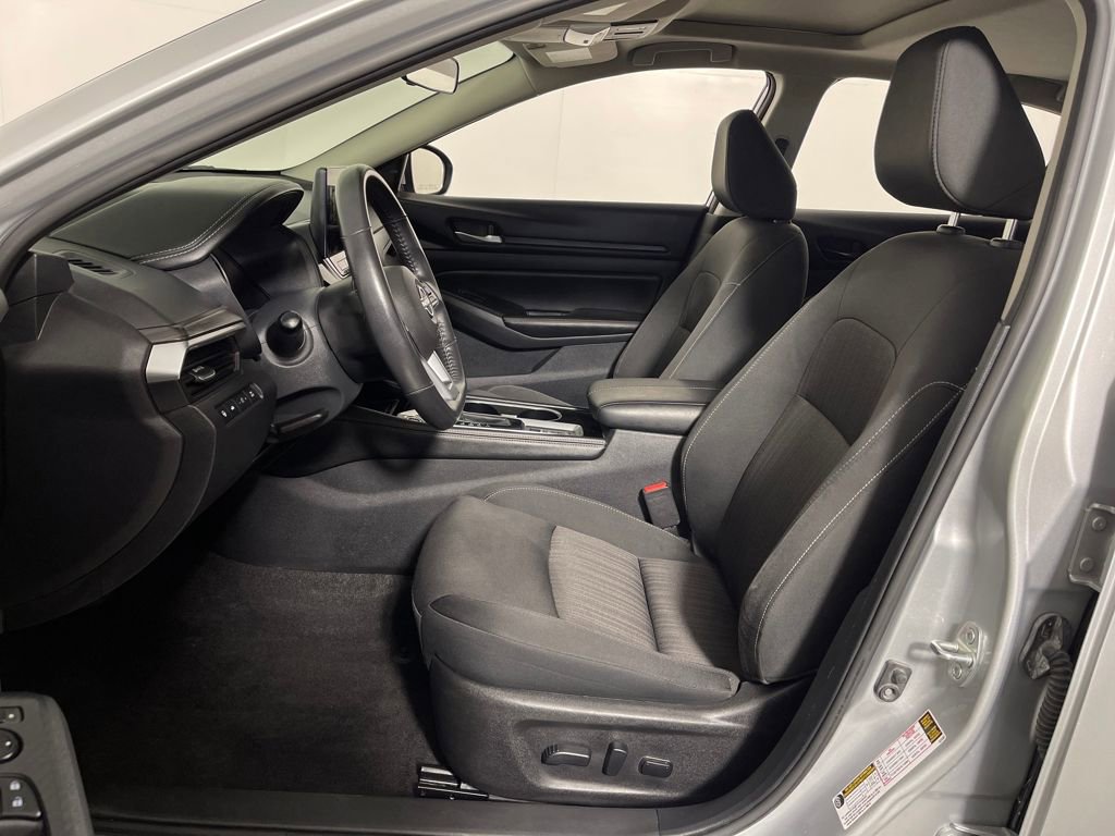 Used 2024 Nissan Altima 2.5 SV w/ SV Premium Package image 12