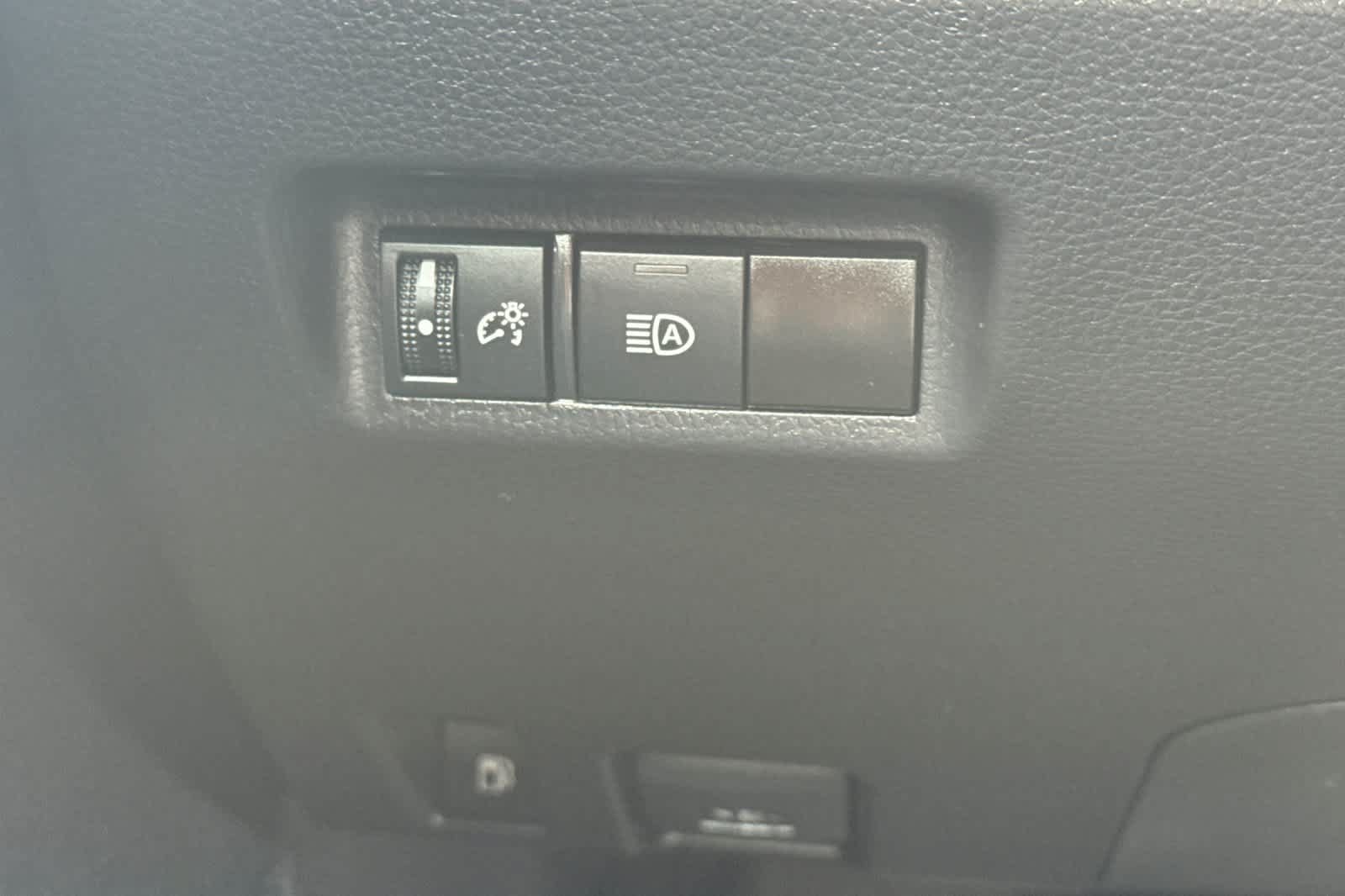 Certified 2024 Toyota RAV4 LE AWD/4WD image 29