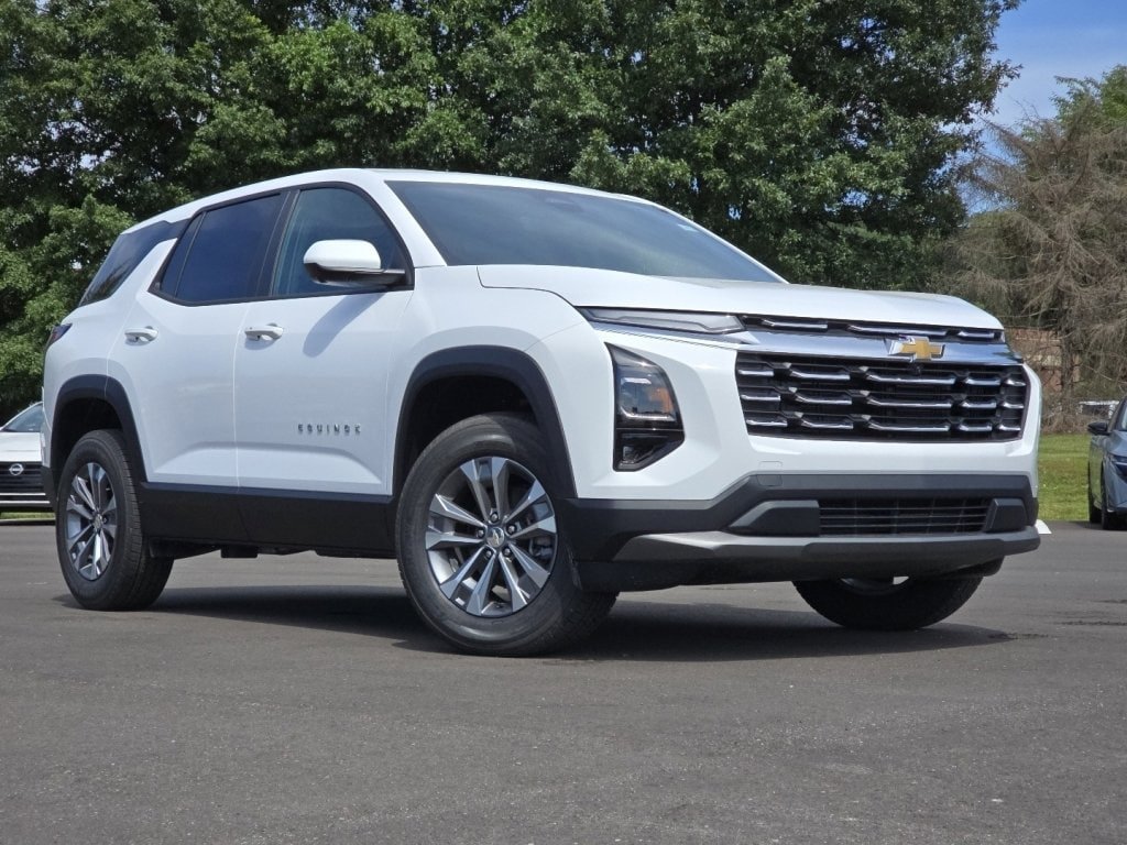 New 2026 Chevrolet Equinox LT w/ Convenience Package II FWD image 2