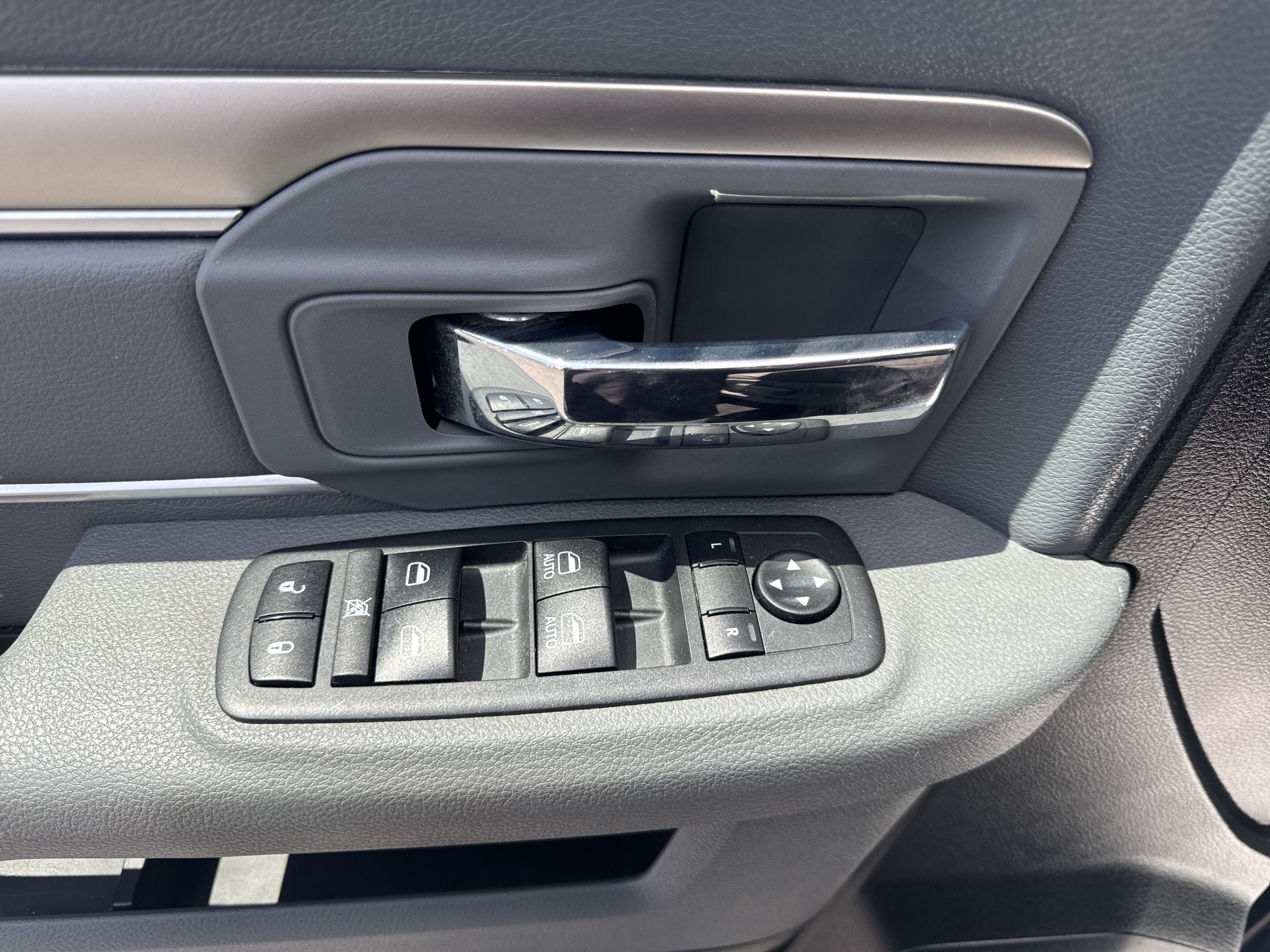 Used 2019 RAM 1500 Warlock AWD/4WD image 12
