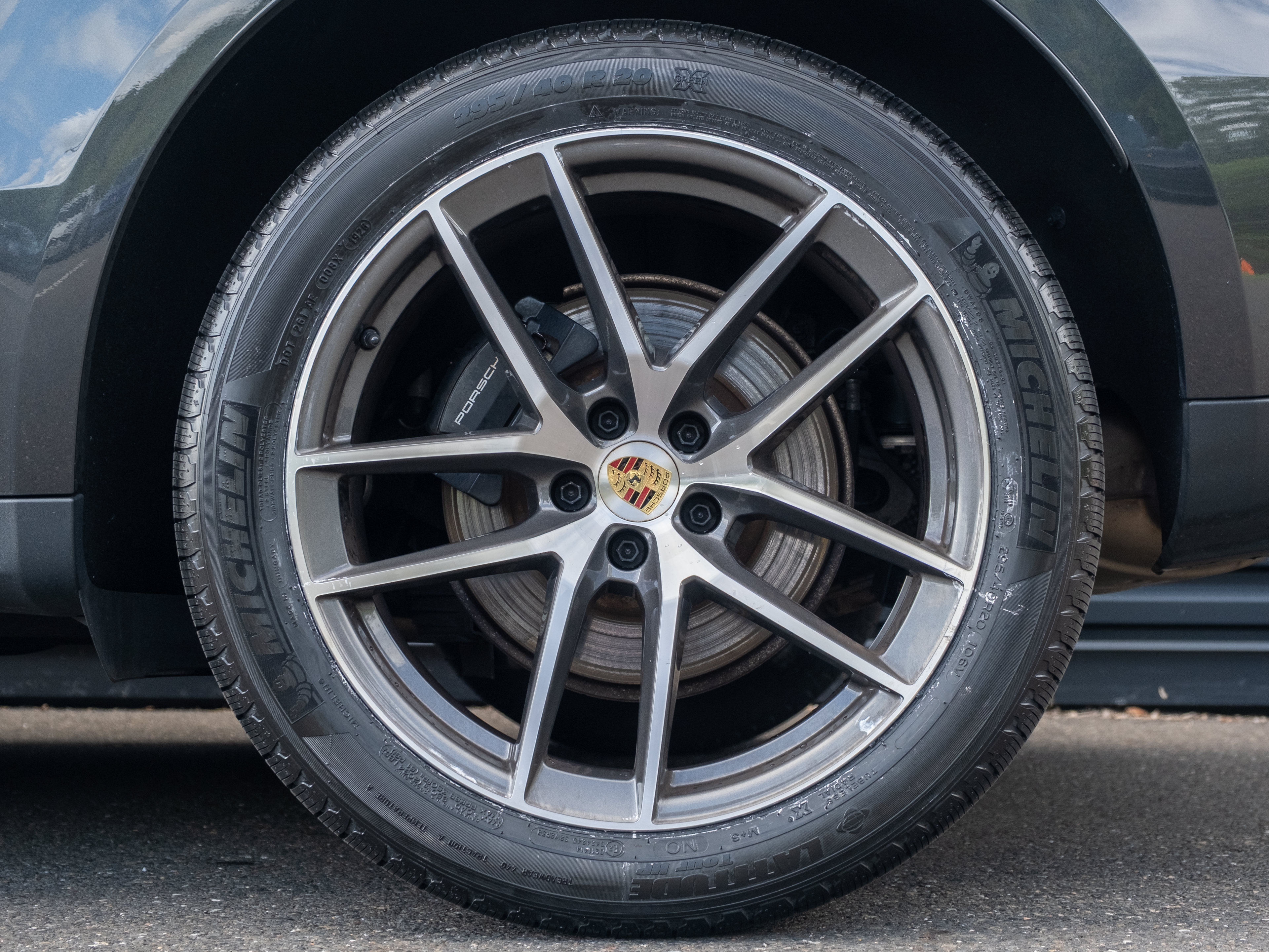 Certified 2023 Porsche Macan AWD/4WD image 13