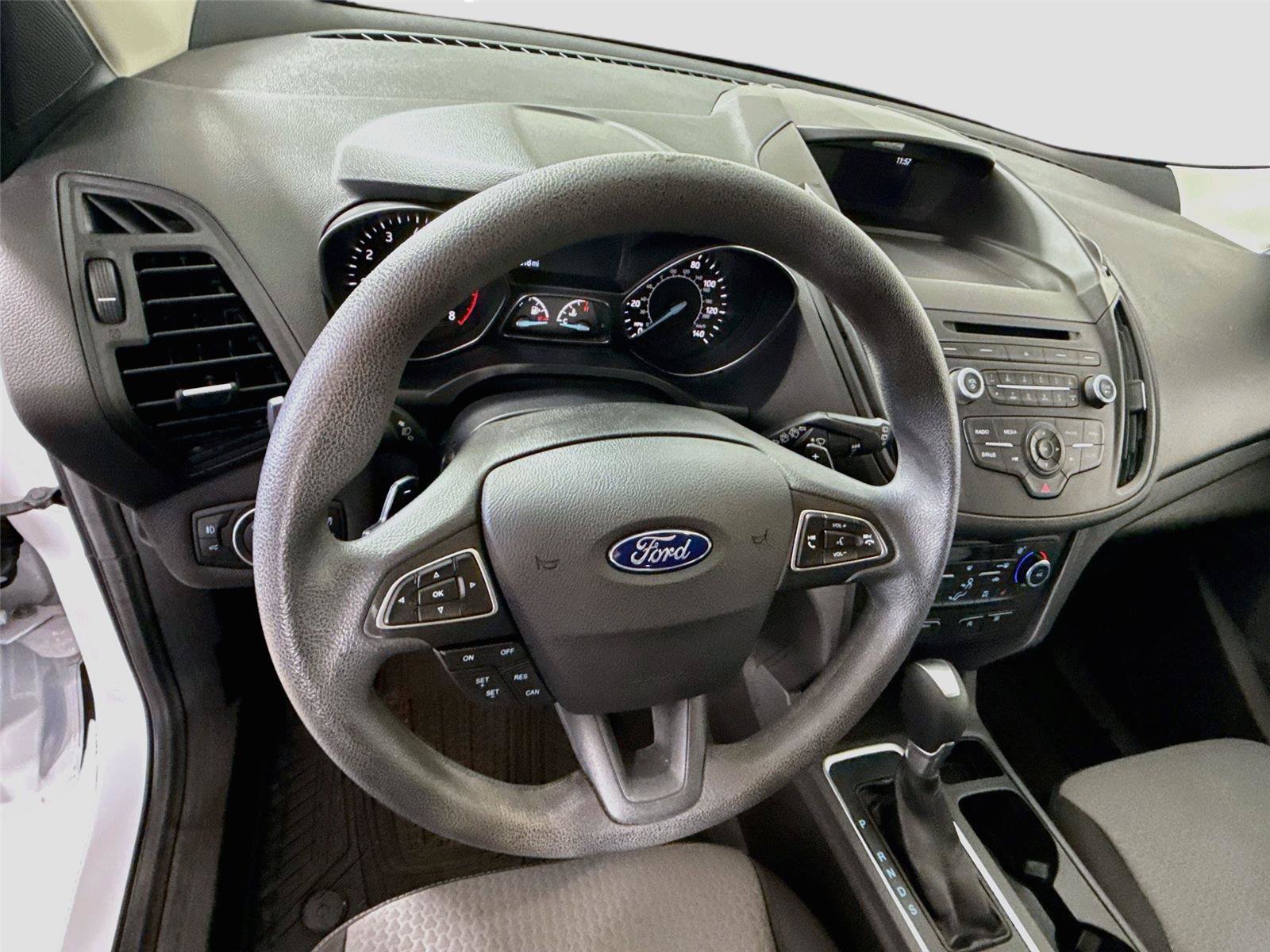 Used 2017 Ford Escape SE w/ SE Cold Weather Package AWD/4WD image 5