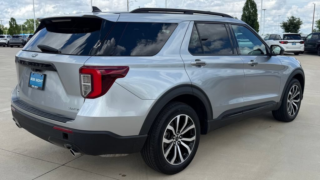 Used 2023 Ford Explorer ST-Line AWD/4WD image 5