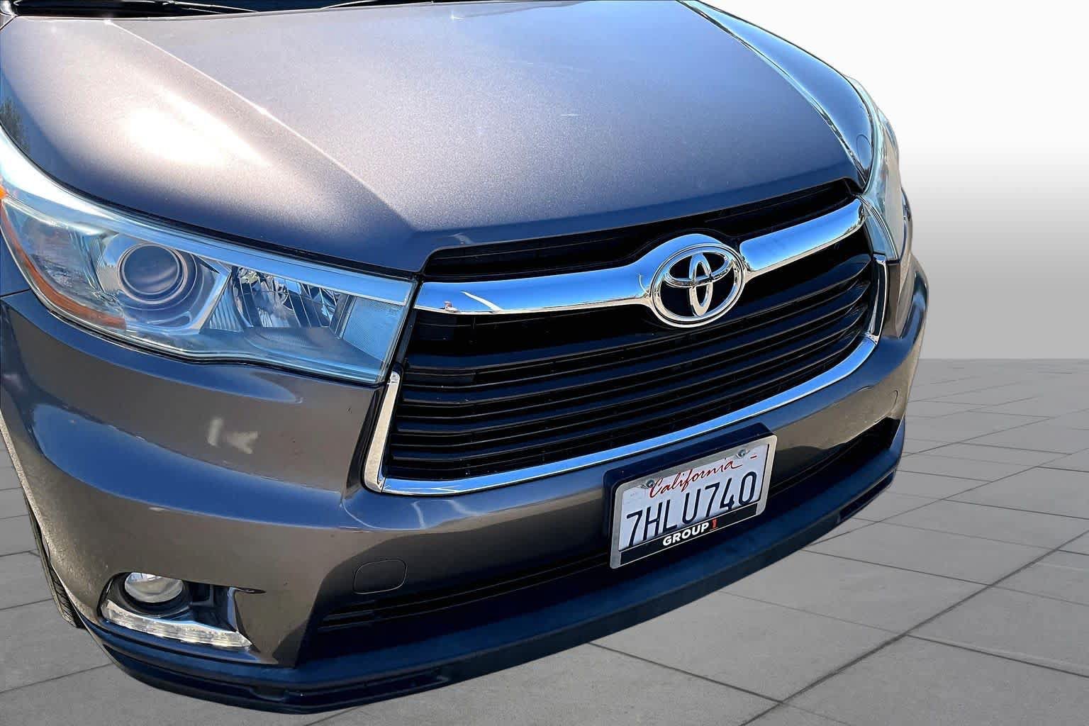 Used 2015 Toyota Highlander Limited AWD/4WD image 29