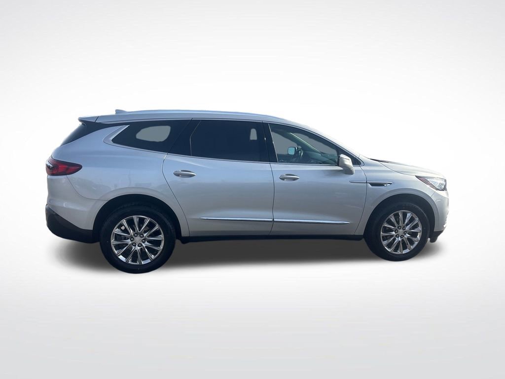 Used 2021 Buick Enclave Essence image 9