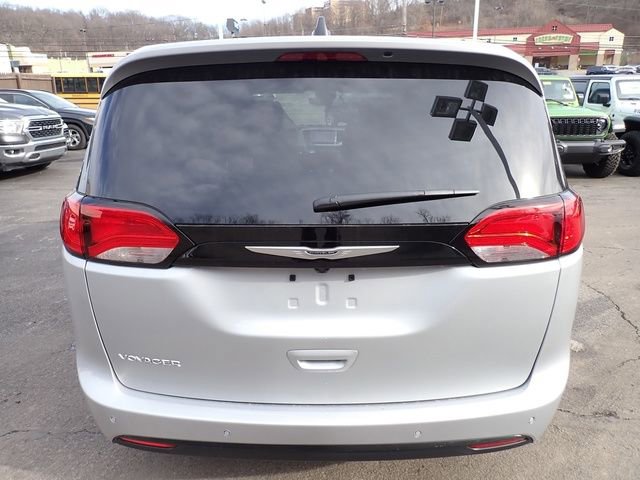 New 2026 Chrysler Voyager LX image 4