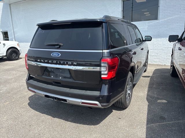 Used 2023 Ford Expedition Limited image 9