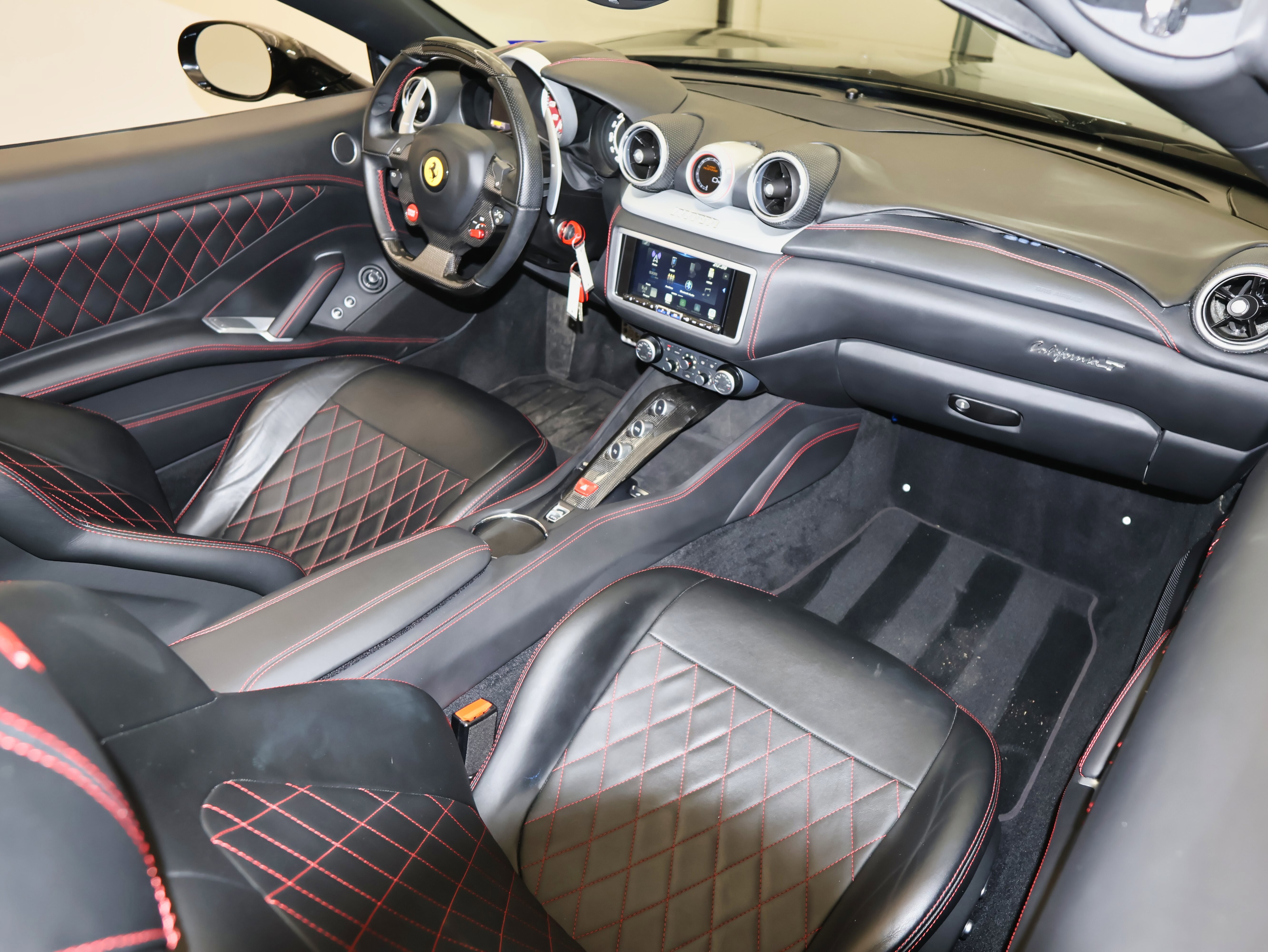 Used 2017 Ferrari California T image 25