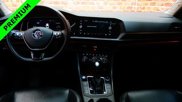 Used 2020 Volkswagen Jetta SEL Premium image 11